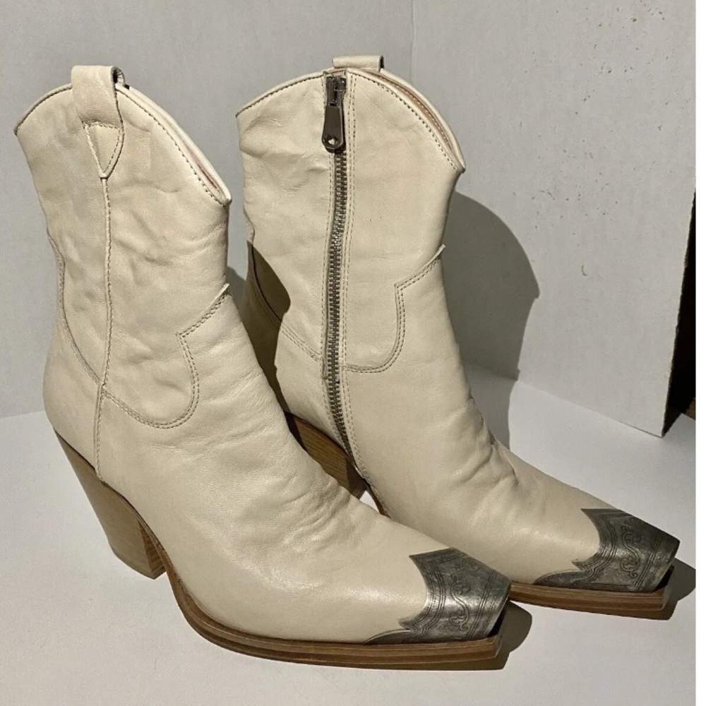 Free People Brayden Western Leather Boots in Bone, Sz 7.5/EU 37.5